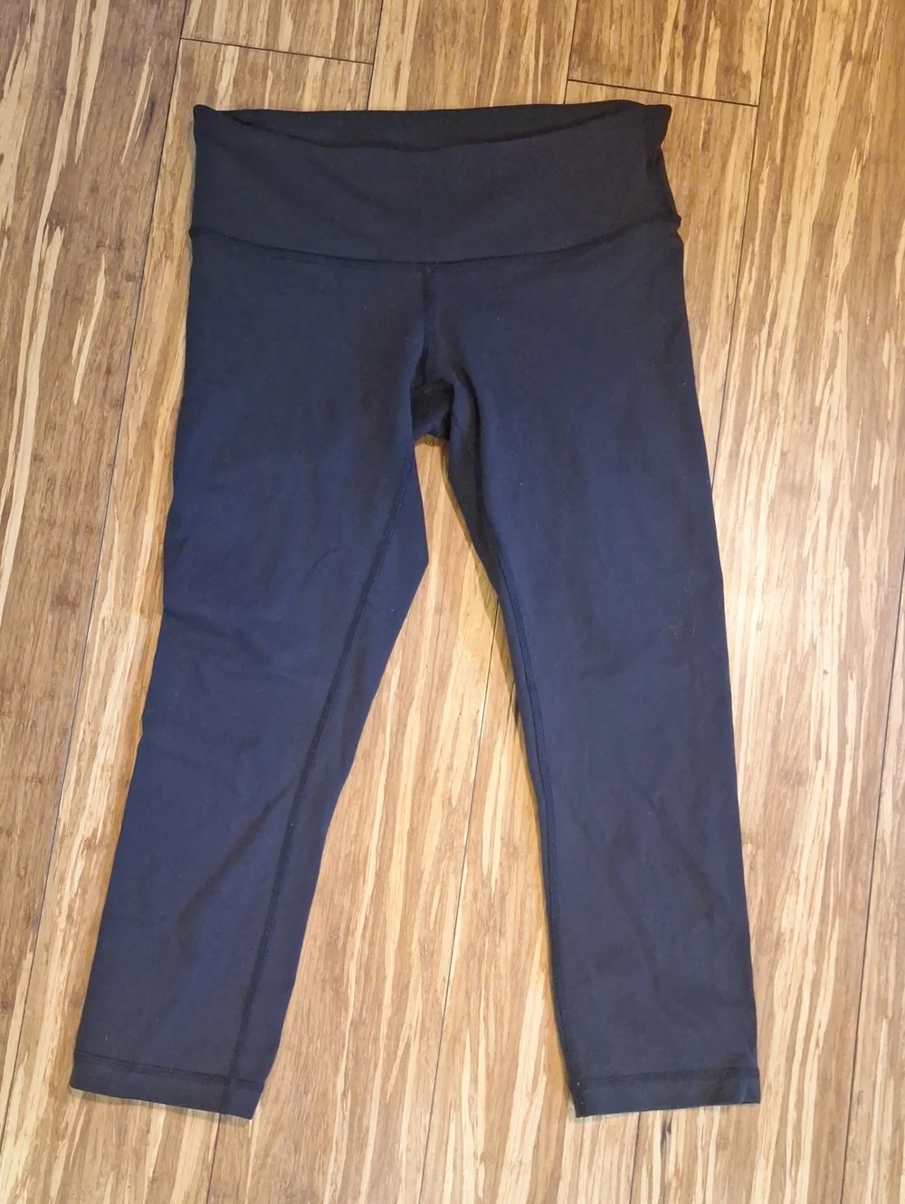 Lululemon Black Capri Leggings Size 6